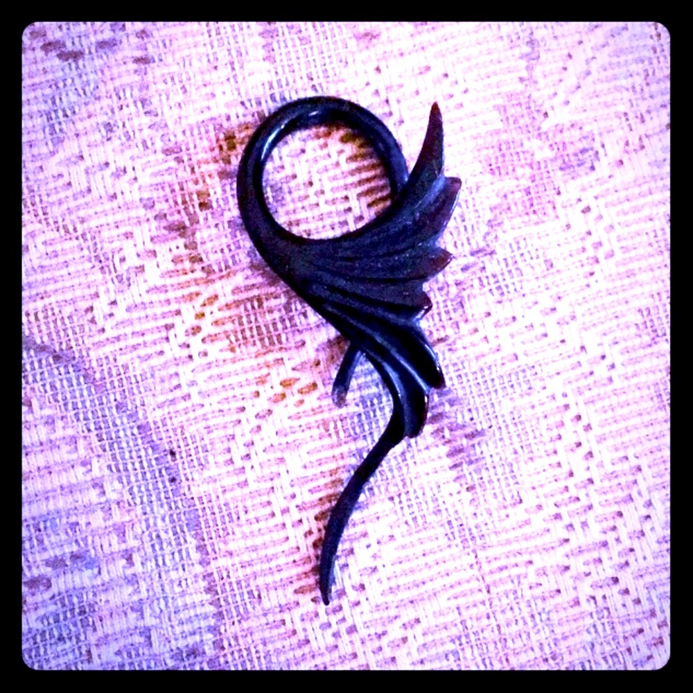 🖤Vintage/ Grunge Wing Earring, Natural Materials